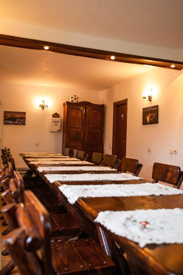Pensiunea Poienita Ursului Fundata Buitenkant foto